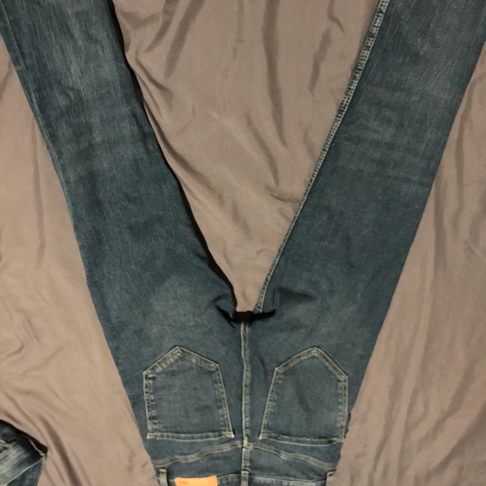 NEVER WORN ZARA SKINN JEANS